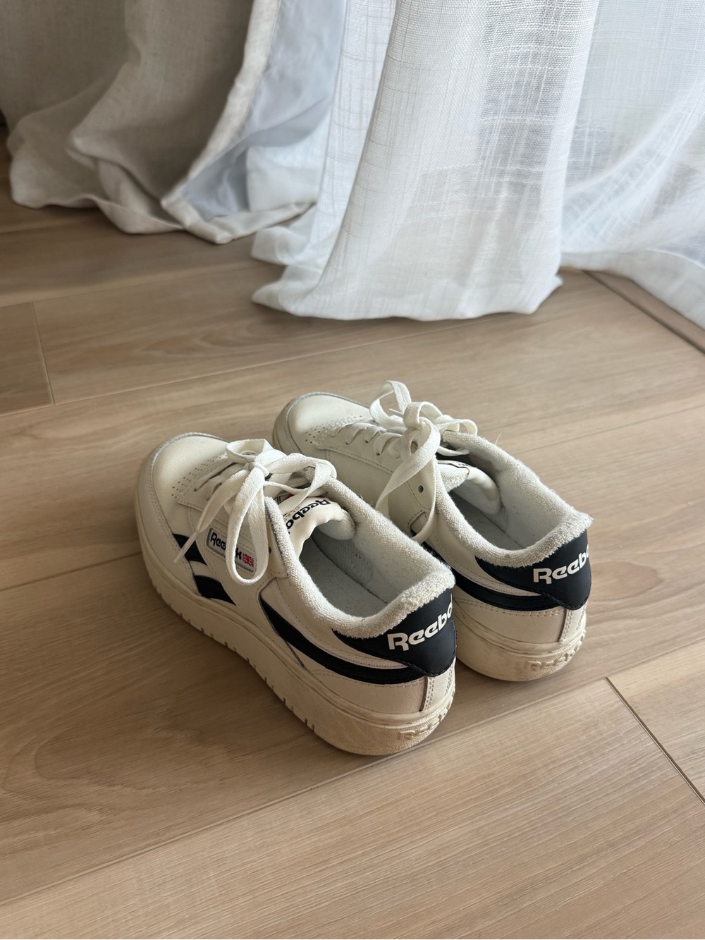 Reebok Low-Top Sneakers - Picture 4 of 6
